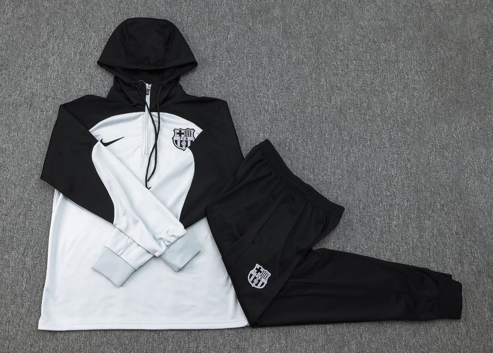 Kit agasalho cinza com preto do Barcelona 2023/24 - Imagem 2