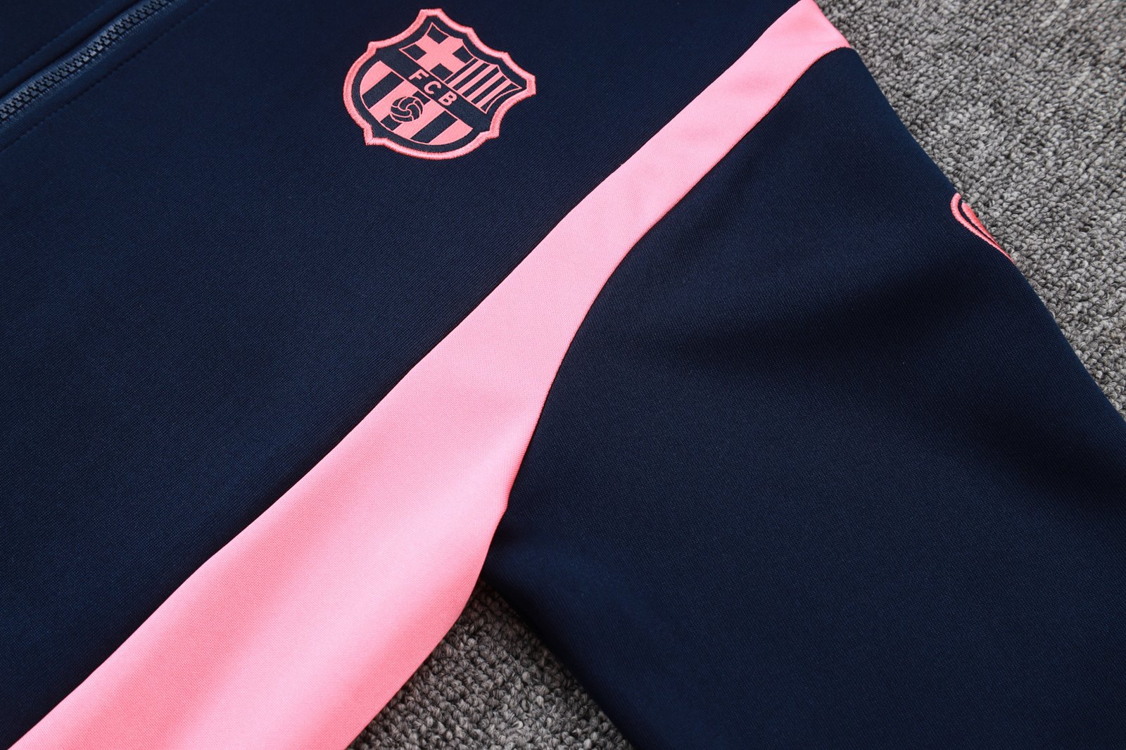 Kit agasalho azul total 90 do Barcelona 2025 - Imagem 4